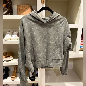 Athleta cropped hoodie army camo M